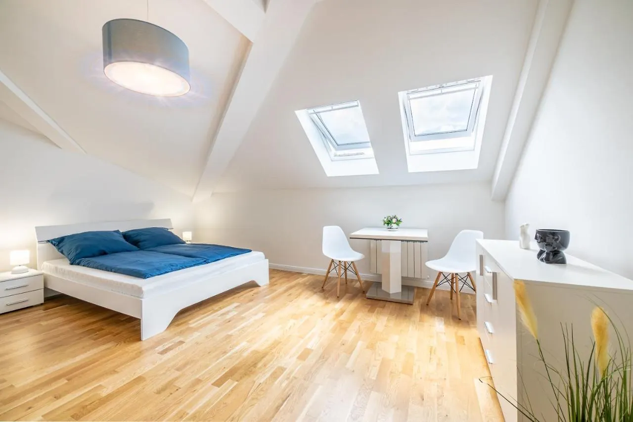 Cozy Apartment In The Center Of Prague, Opposite The National Museum